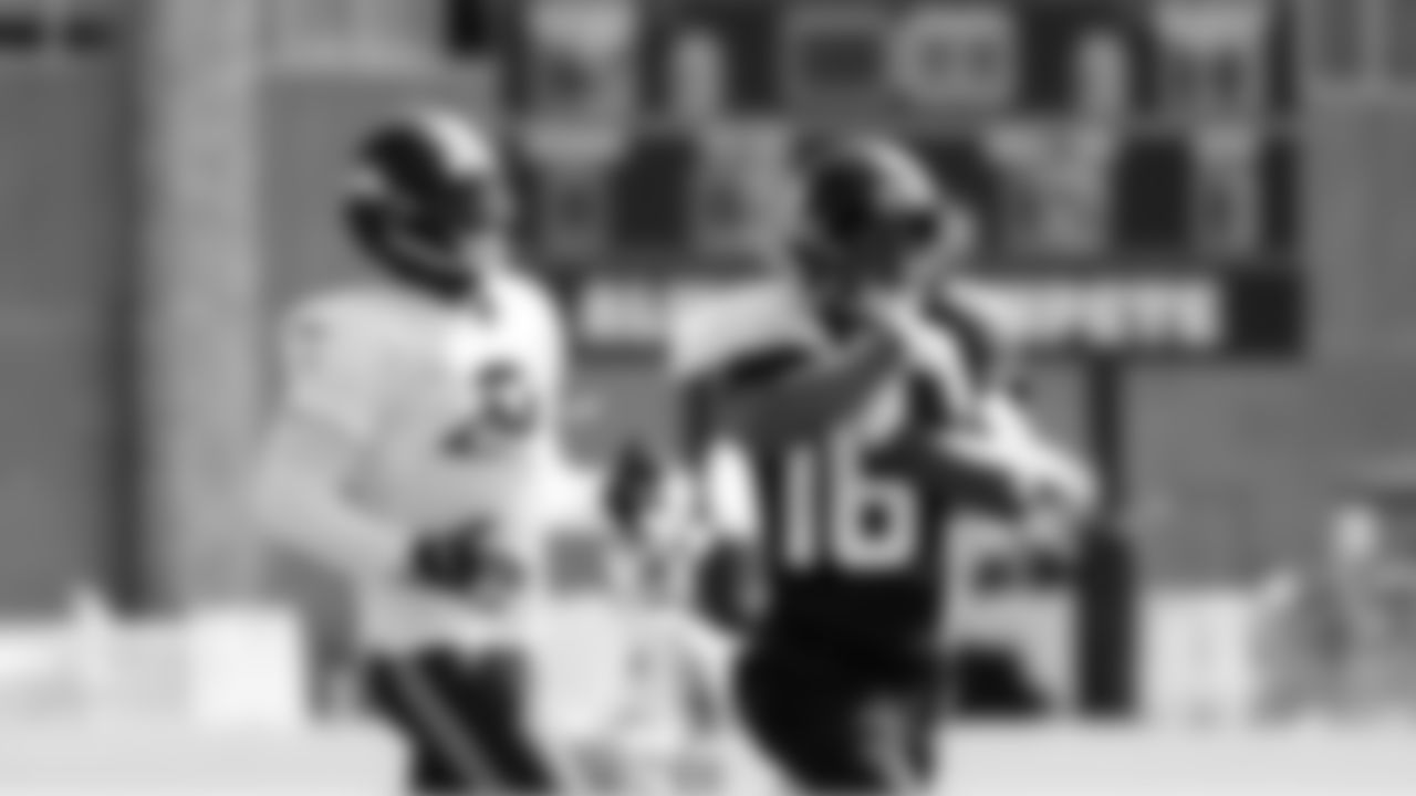WR Tyler Lockett