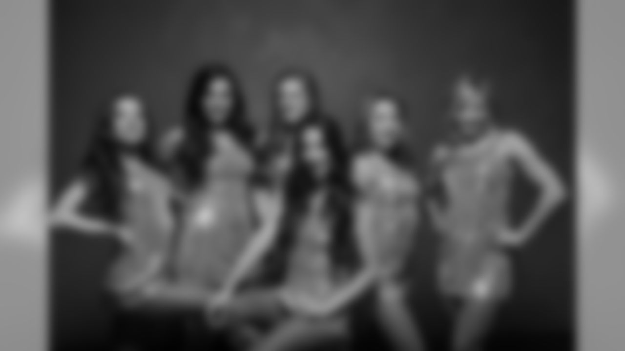seagals_showgroup_jhg-41_0.jpg
