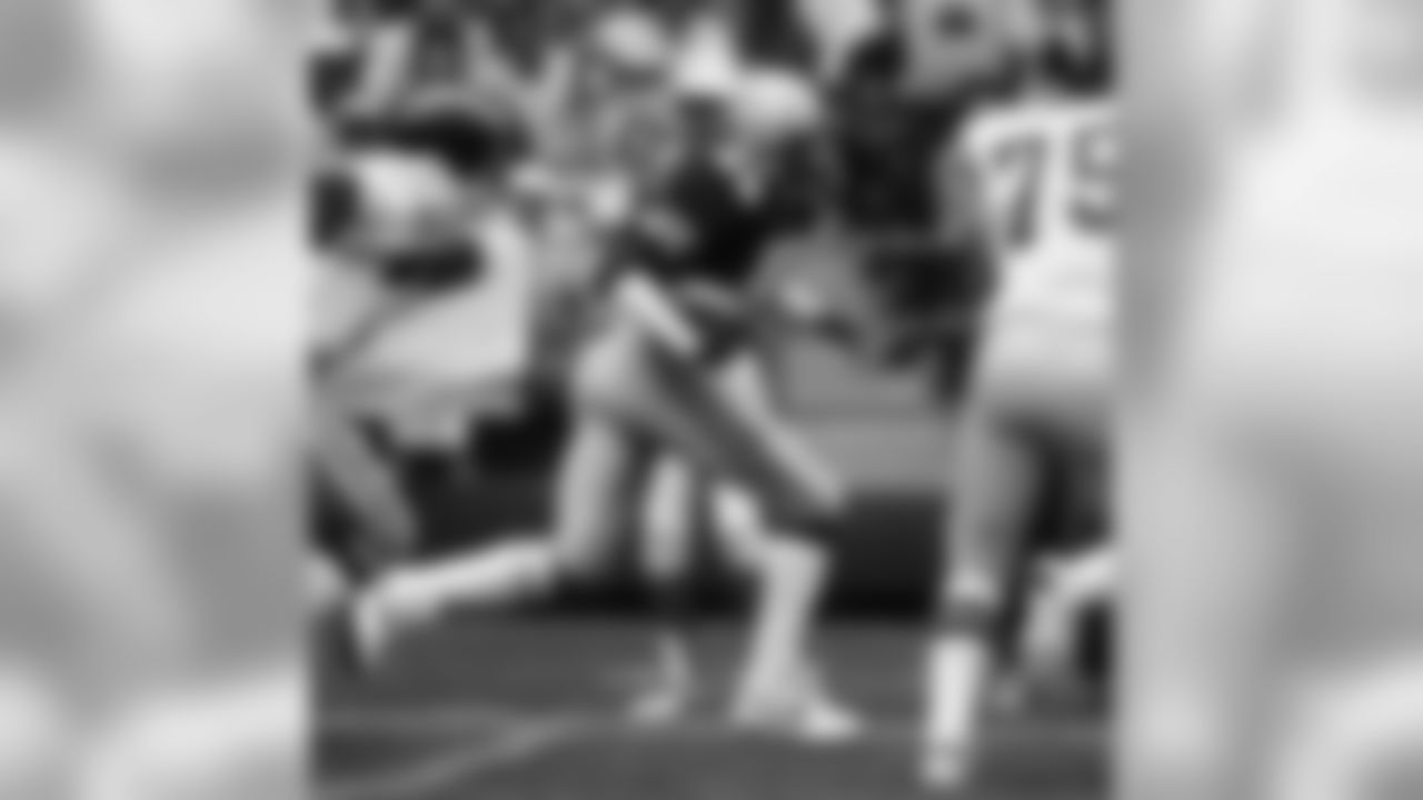cst_easley_kenny_interception_san_diego.jpg