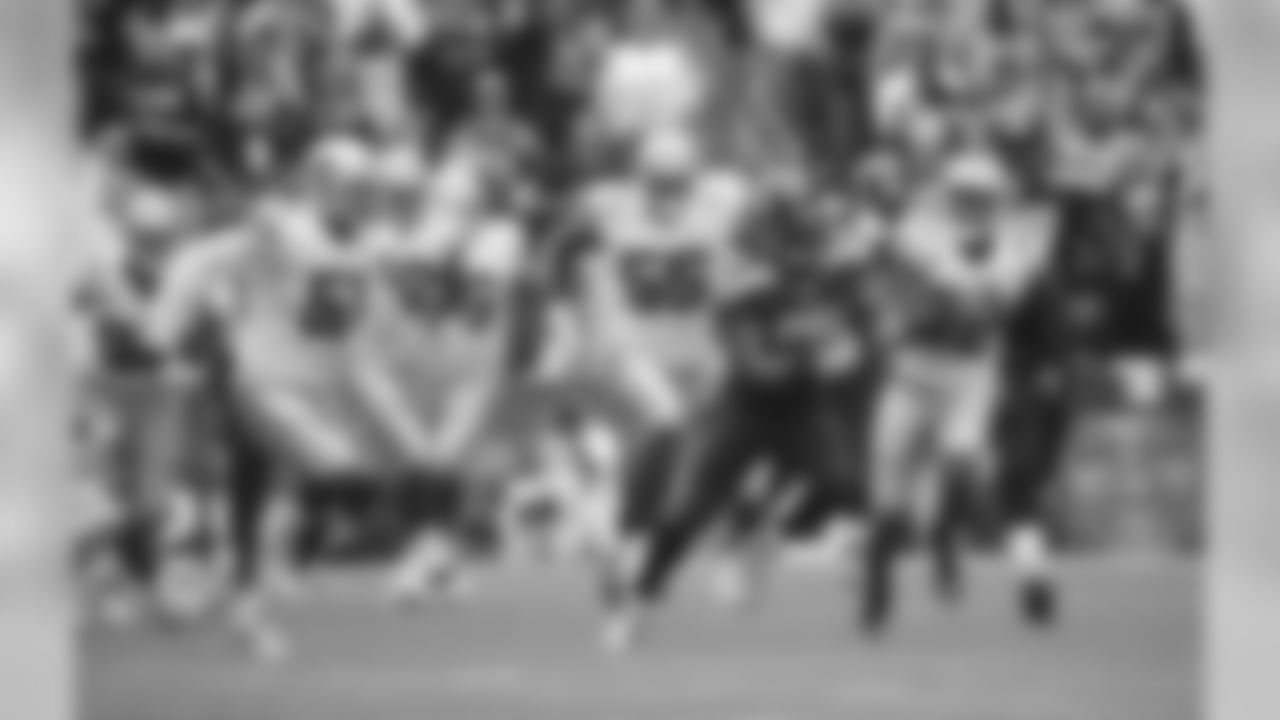 [November 18, 2007]: Seahawks 30 - Bears 23Quarterback Rex Grossman #8 of the Chicago Bears yells out play calls against the Seattle Seahawks on Sunday, November 18, 2007 in Seattle, Washington. (AP Photo)