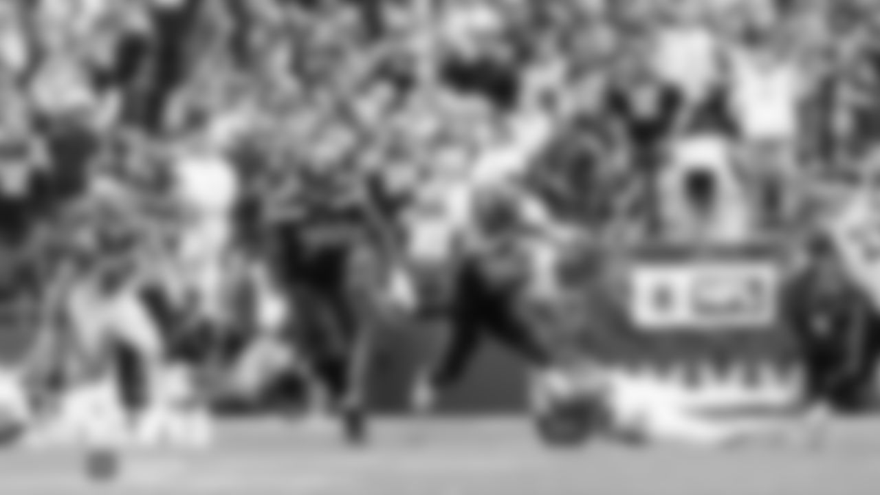 Seahawks running back Chris Carson breaks a tackle and rumbles up the left side for 21-yards on third down, extending a Seattle drive late in the game.
