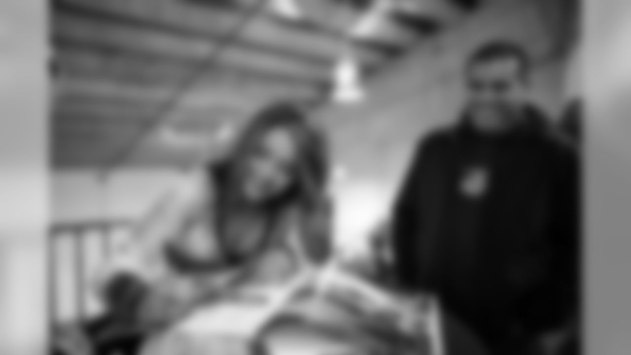 20171120_seagals_falcons_janegphoto-15.jpg