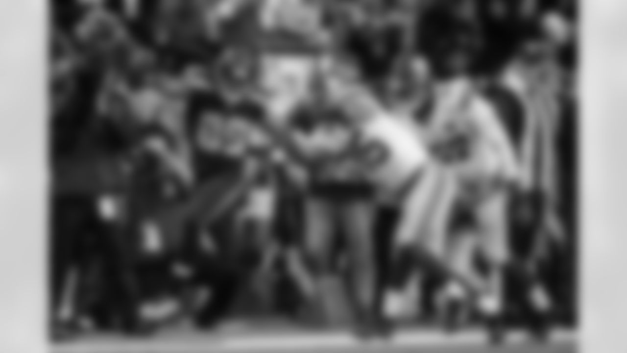 tempAction-110914-82.jpg