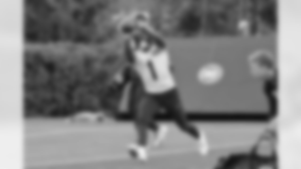 Seahawks players practice on August 31, 2021 at the Virginia Mason Athletic Center in Renton.