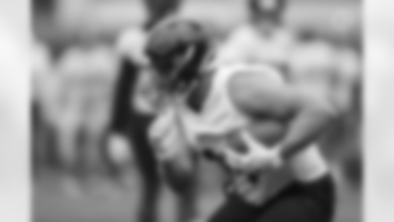 Pittsburgh Steelers fullback Derek Watt (44) participates in the Organized Team Activities (OTAs), Thursday June 2, 2022 at the UPMC Rooney Sports Complex. (Karl Roser / Pittsburgh Steelers)