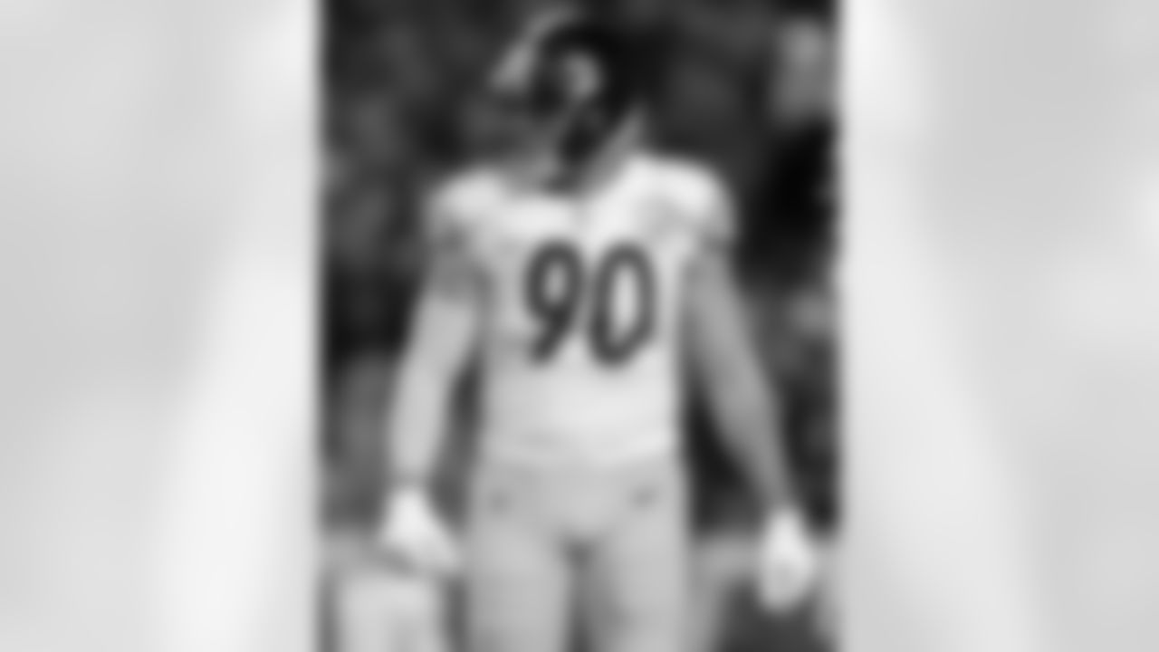 Pittsburgh Steelers linebacker T.J. Watt (90) during a regular season game between the Pittsburgh Steelers and the Kansas City Chiefs, Sunday, Dec. 26, 2021 in Kansas City, MO. The Chiefs beat the Steelers 36-10. (Karl Roser / Pittsburgh Steelers)