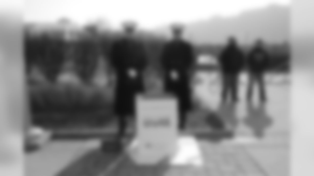 09_OAK_toysForTots