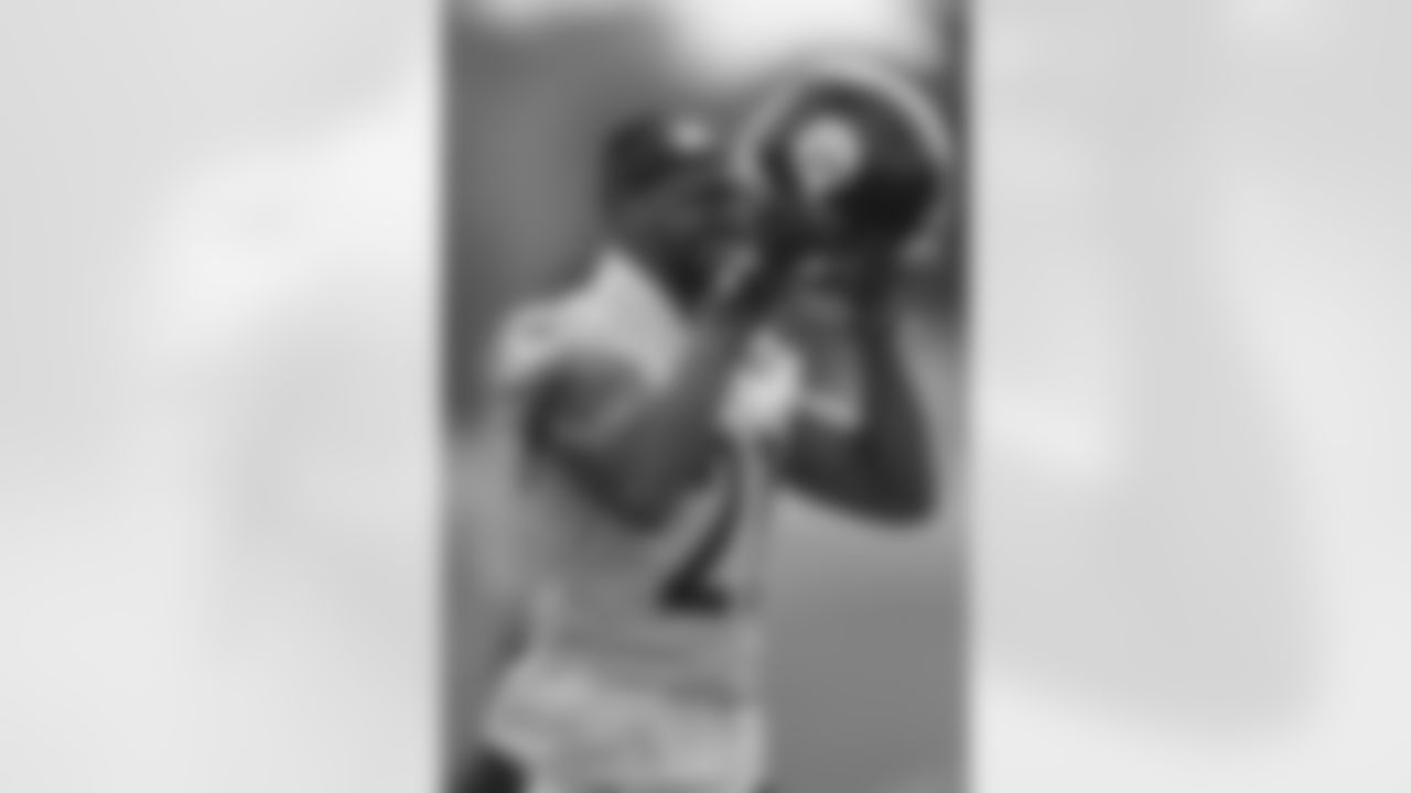 Pittsburgh Steelers safety Sean Davis (21) practices at the UPMC Rooney Sports Complex preparing for a Week 2 matchup against the Denver Broncos, Thursday, Sept. 17, 2020 in Pittsburgh, PA. (Karl Roser / Pittsburgh Steelers)