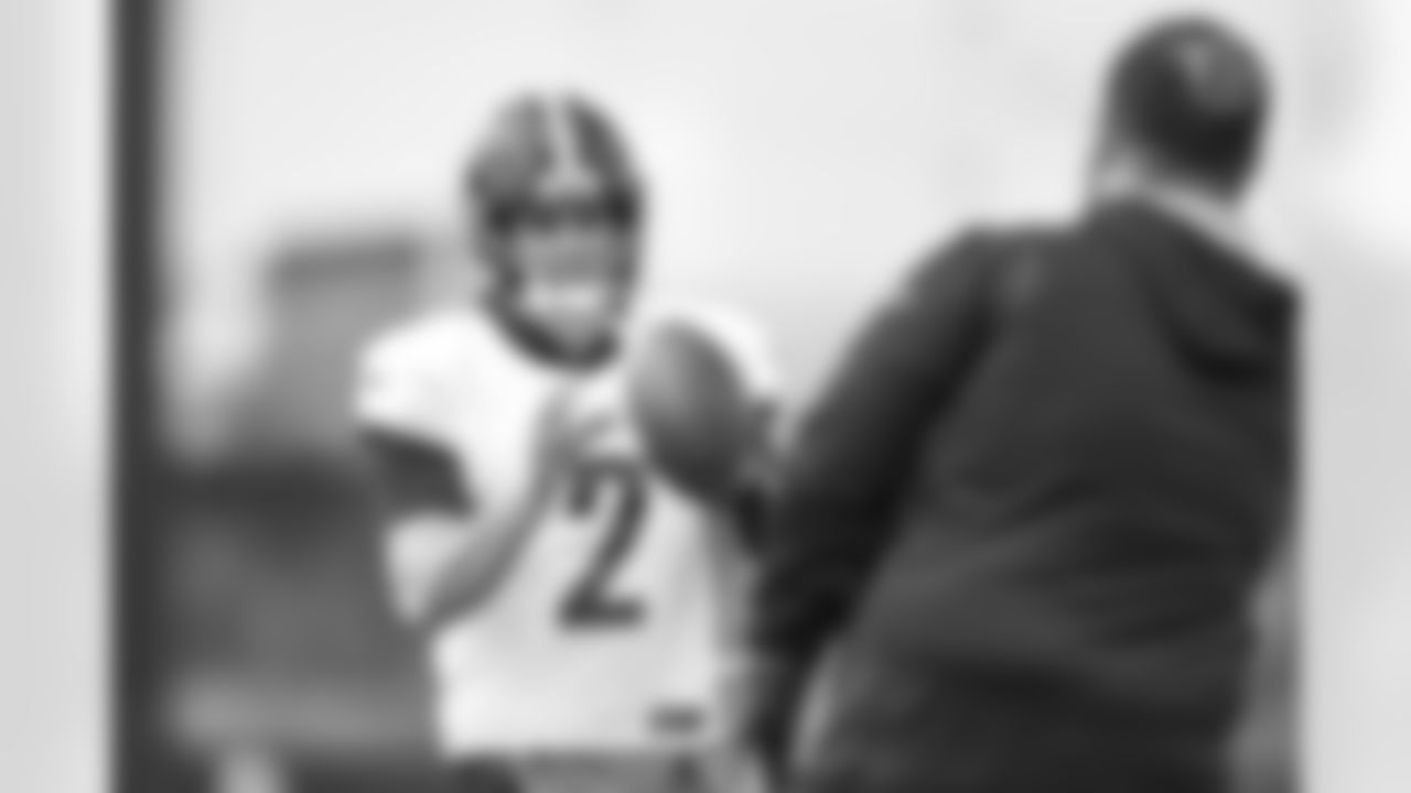 Pittsburgh Steelers quarterback Mason Rudolph (2) during practice at the UPMC Rooney Sports Complex preparing for a Week 17 matchup against the Baltimore Ravens Friday, Dec. 30, 2022 in Pittsburgh, PA. (Abigail Dean / Pittsburgh Steelers)
