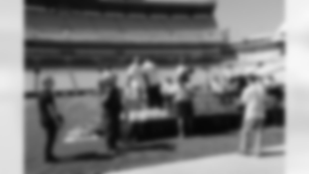 2010 9th Grade Nation Ceremony at Heinz Field with Charlie Batch and Max Starks