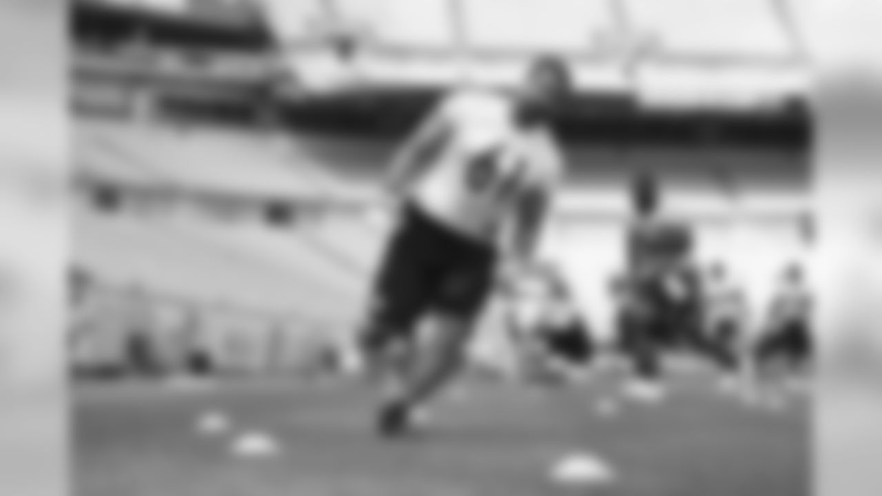 Pittsburgh Steelers guard Stefen Wisniewski (61) trains at Heinz Field during the Steelers 2020 Training Camp, Tuesday, Aug. 4, 2020 in Pittsburgh, PA. (Karl Roser / Pittsburgh Steelers)