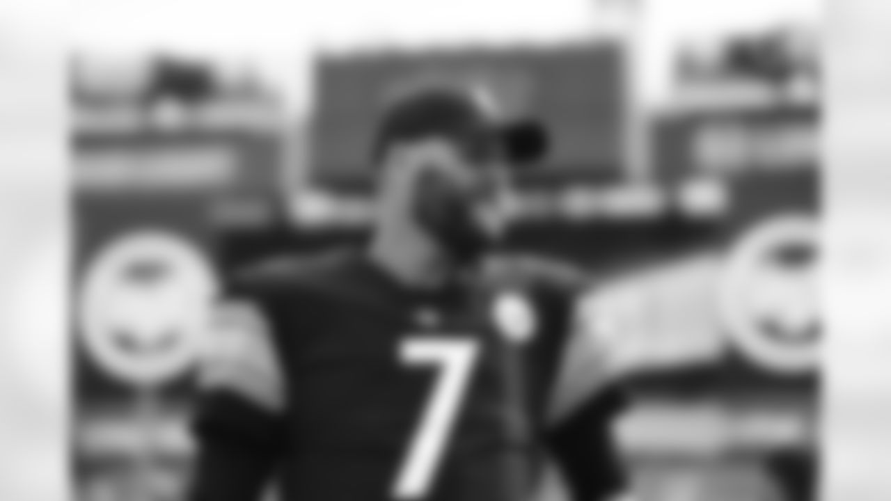 Pittsburgh Steelers quarterback Ben Roethlisberger (7) during a regular season game between the Pittsburgh Steelers and the Cleveland Browns, Sunday, Oct. 18, 2020 in Pittsburgh, PA. (Karl Roser / Pittsburgh Steelers)