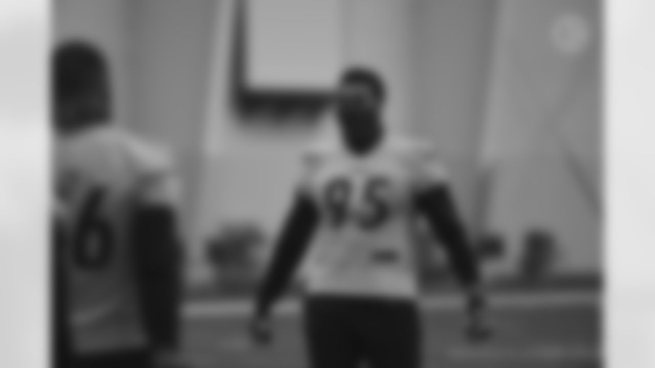 Pittsburgh Steelers nose tackle Chris Wormley (95) practices at the UPMC Rooney Sports Complex preparing for a Week 17 matchup against the Cleveland Browns, Friday, Jan. 1, 2021 in Pittsburgh, PA. (Caitlyn Epes / Pittsburgh Steelers)