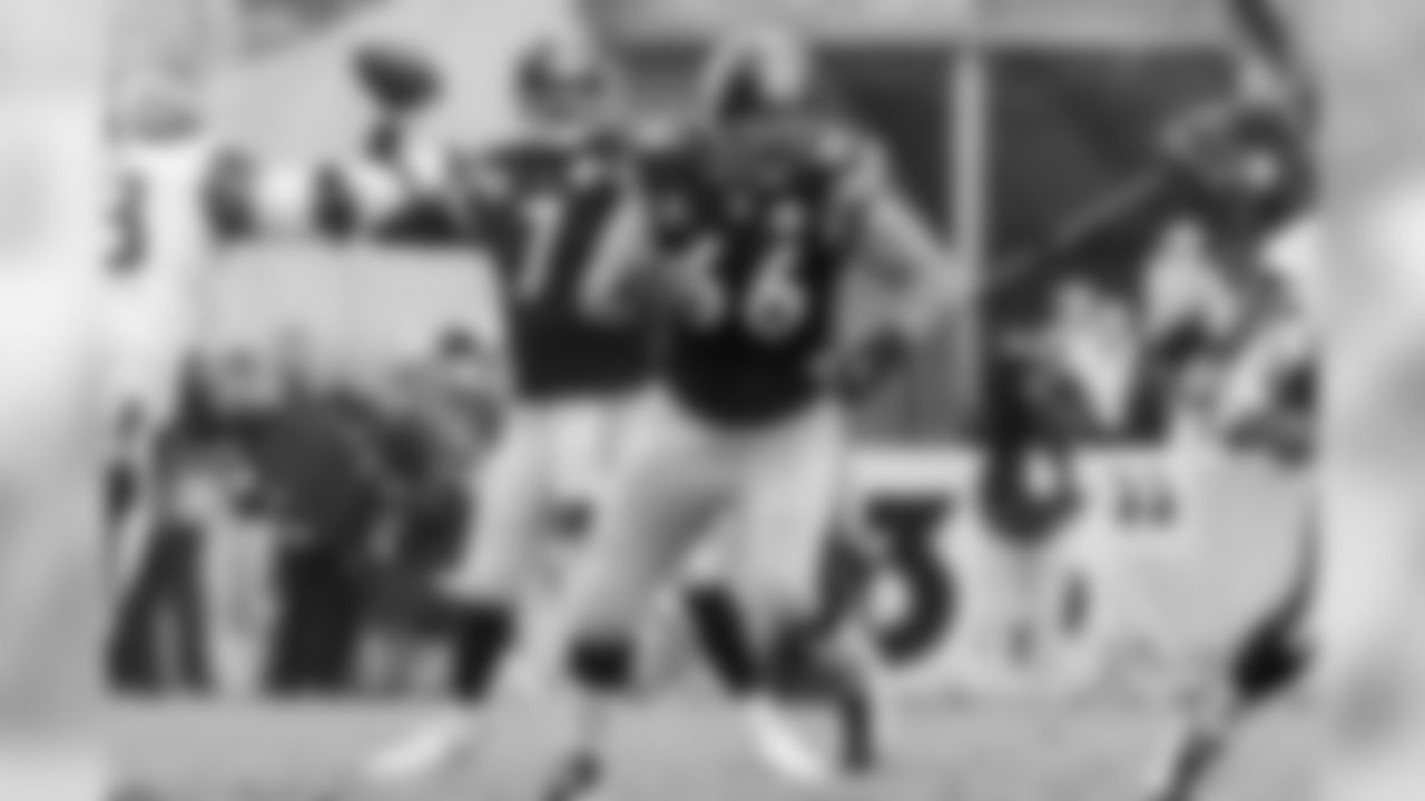1998 ALAN FANECA: The best guard in franchise history, Faneca started 153 of the 158 games he played in a Steelers uniform. During his career here, Faneca was voted to seven Pro Bowls and was named first-team All-Pro six times. One Super Bowl ring.