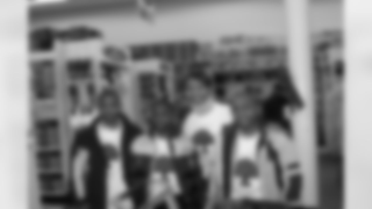 08_Moore_Charity_045