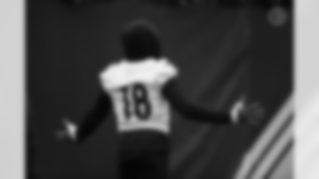 Pittsburgh Steelers wide receiver Diontae Johnson (18) during practice at the UPMC Rooney Sports Complex preparing for a Wild Card Round matchup against the Kansas City Chiefs, Thursday, Jan. 13, 2022 in Pittsburgh, PA. (Karl Roser / Pittsburgh Steelers)