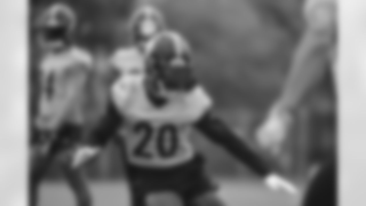 Pittsburgh Steelers cornerback Cameron Sutton (20) participates in the Organized Team Activities (OTAs), Wednesday June 2, 2021 at the UPMC Rooney Sports Complex. (Caitlyn Epes / Pittsburgh Steelers)
