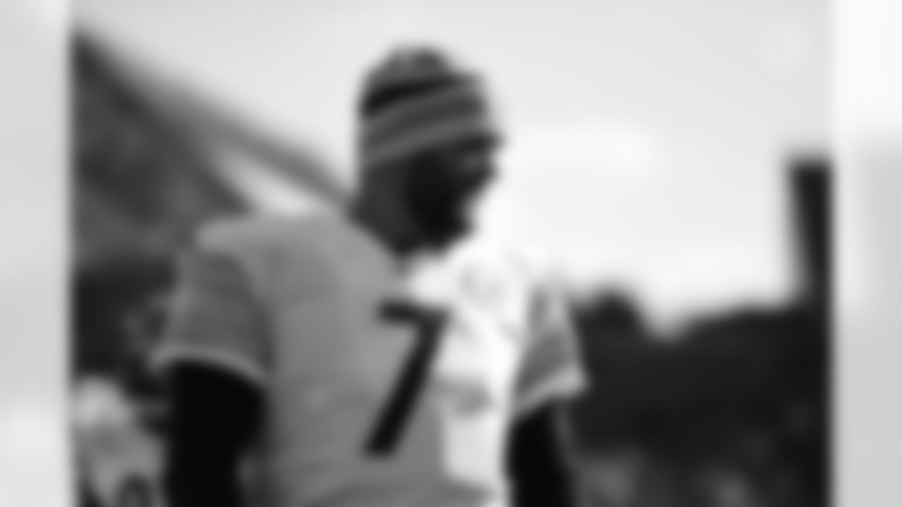 Pittsburgh Steelers quarterback Ben Roethlisberger (7) during a regular season game between the Pittsburgh Steelers and the Cincinnati Bengals, Sunday, Nov. 28, 2021 in Cincinnati, OH. (Caitlyn Epes / Pittsburgh Steelers)