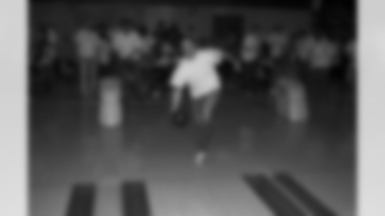 08_BigBrother_Sister_Bowl_43