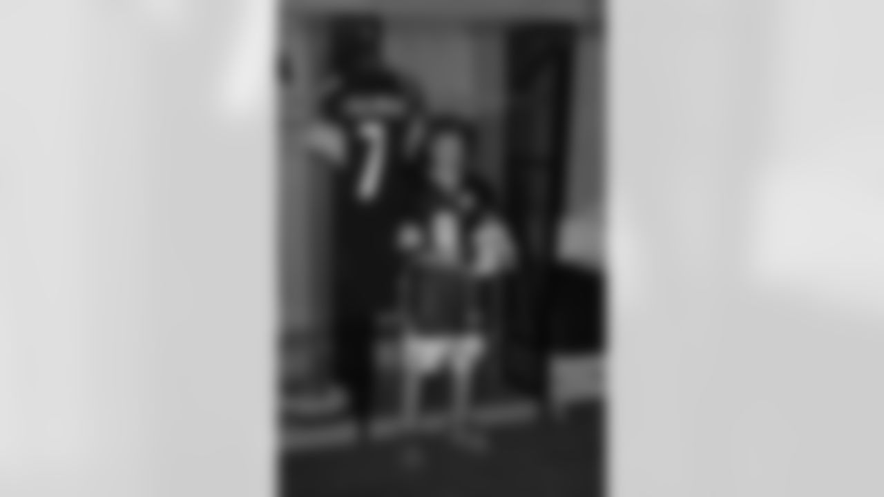 08_DraftDay_HeinzField_dh_163