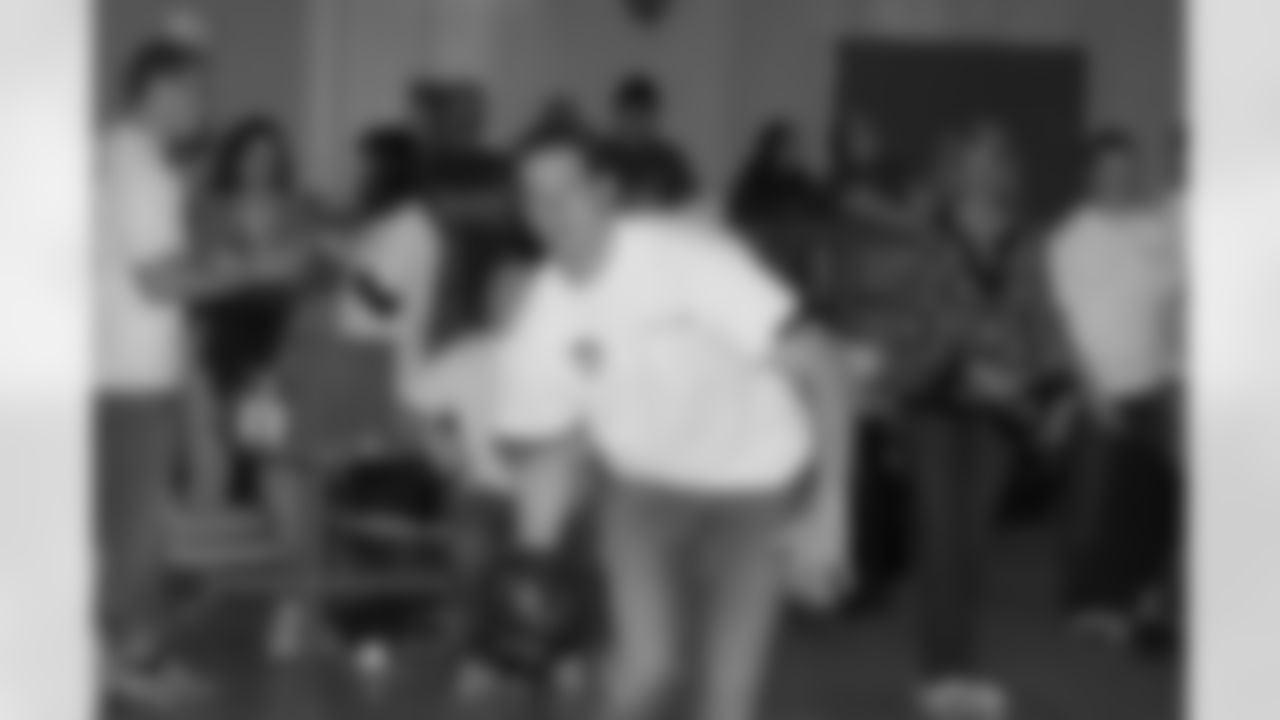 08_BigBrother_Sister_Bowl_88