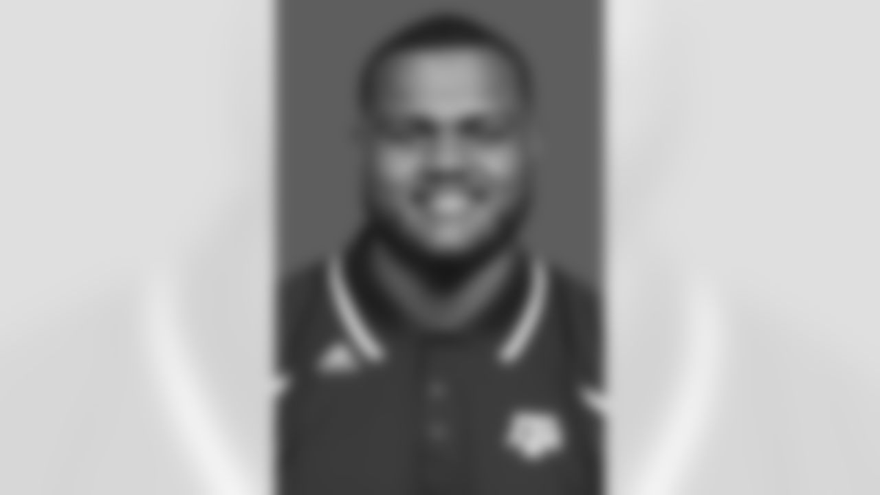 With the 128th pick in the 2021 NFL Draft, the Pittsburgh Steelers select OT Dan Moore from Texas A&M.