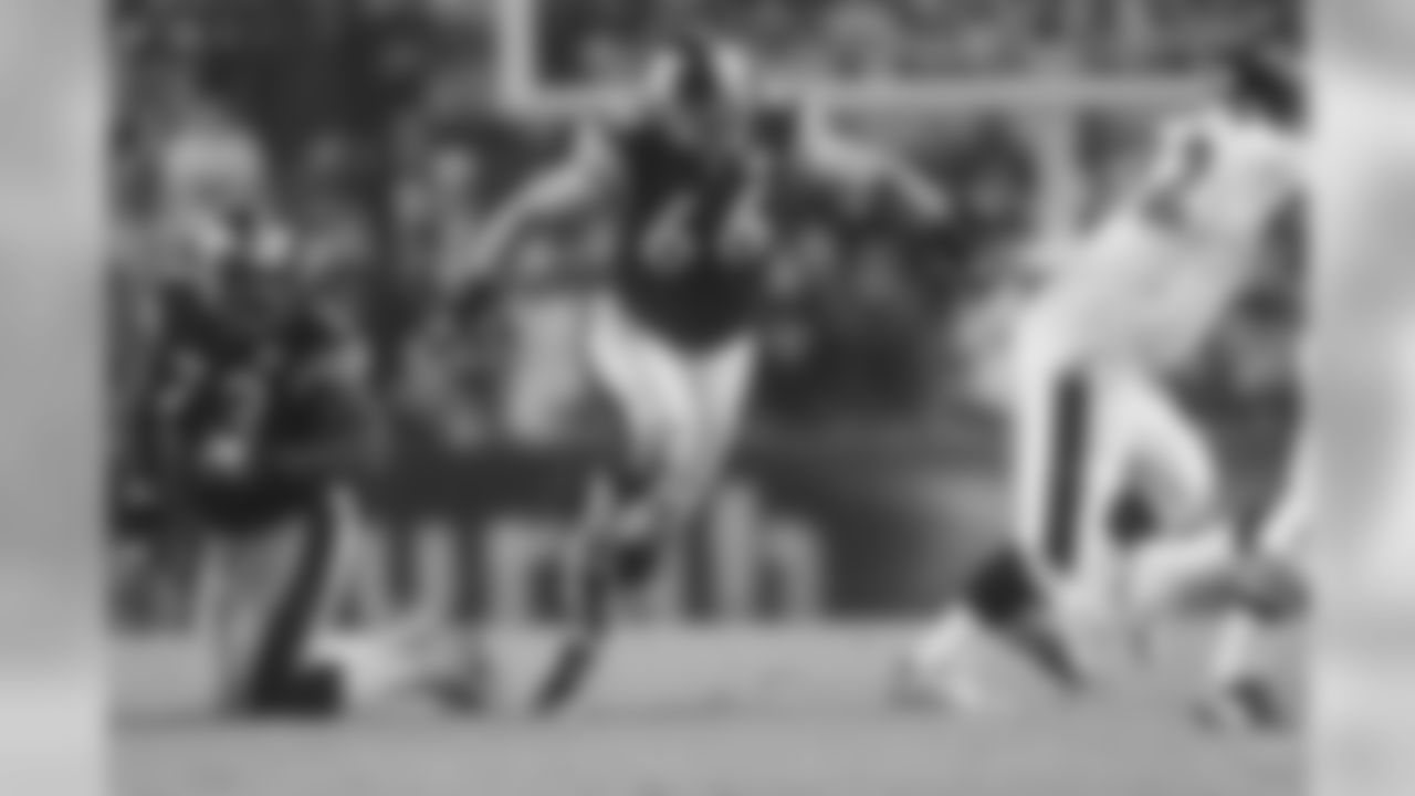 1998 ALAN FANECA: The best guard in franchise history, Faneca started 153 of the 158 games he played in a Steelers uniform. During his career here, Faneca was voted to seven Pro Bowls and was named first-team All-Pro six times. One Super Bowl ring.