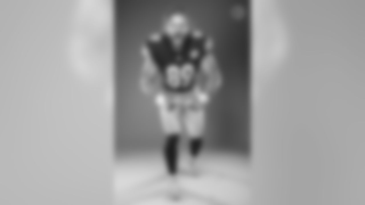 Pittsburgh Steelers tight end Vance McDonald (89) poses for a photo during the Steelers 2020 media day, Thursday, Aug. 6, 2020 in Pittsburgh, PA. (Karl Roser / Pittsburgh Steelers)