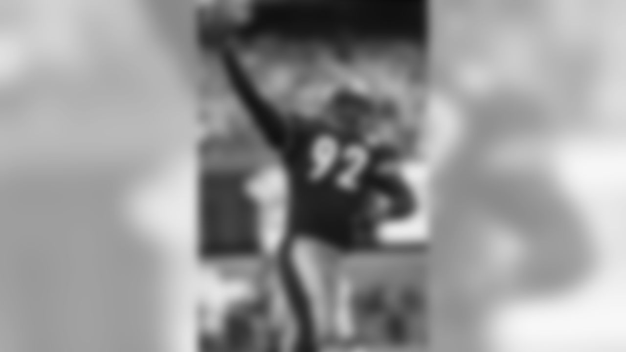 The Steelers defeated the Patriots 7-6 in an AFC Divisional playoff game on January 3, 1998.