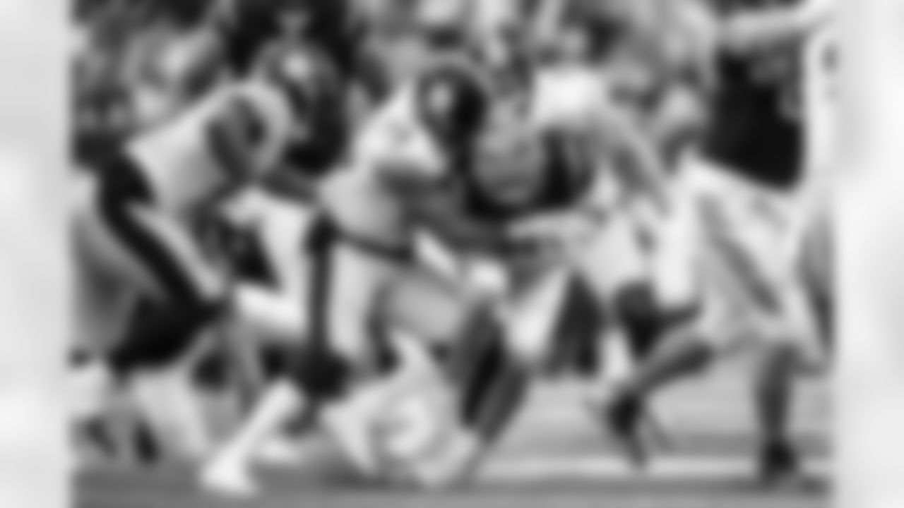 Pittsburgh Steelers linebacker Alex Highsmith (56) and Pittsburgh Steelers defensive end DeMarvin Leal (98) during a regular season game between the Pittsburgh Steelers and the Cincinnati Bengals, Sunday, Sept. 11, 2022 in Cincinnati, OH. The Steelers beat the Bengals in OT 23-20. (Abigail / Pittsburgh Steelers)