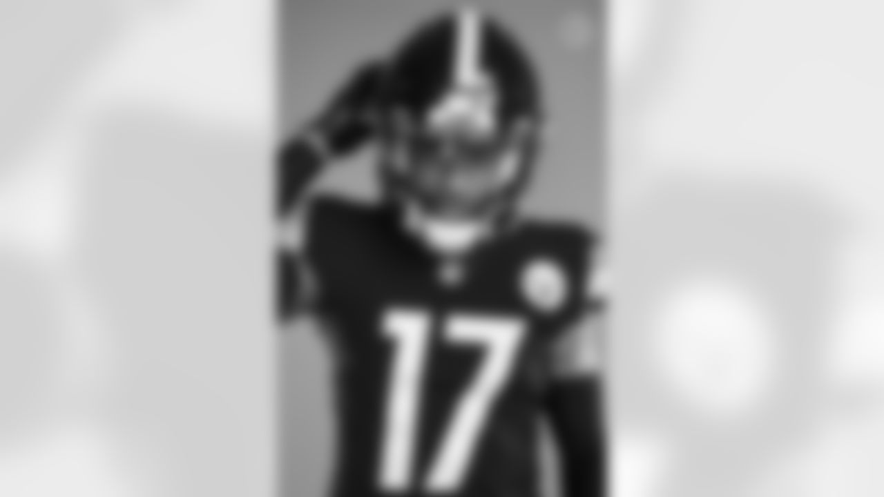 Pittsburgh Steelers cornerback Mark Gilbert (17) poses for a photo during the Steelers 2021 media day, Friday, July 23, 2021 in Pittsburgh, PA. (Caitlyn Epes / Pittsburgh Steelers)