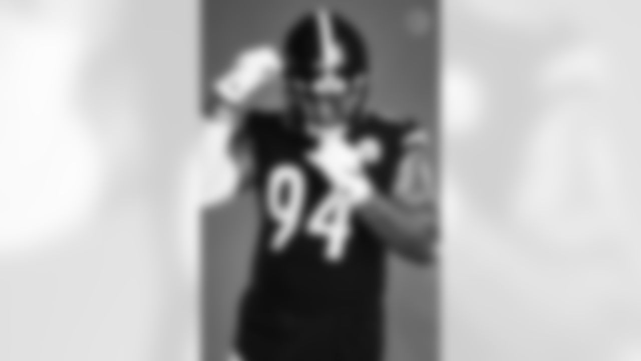 Pittsburgh Steelers nose tackle Tyson Alualu (94) poses for a photo during the Steelers 2021 media day, Saturday, July 24, 2021 in Pittsburgh, PA. (Caitlyn Epes / Pittsburgh Steelers)