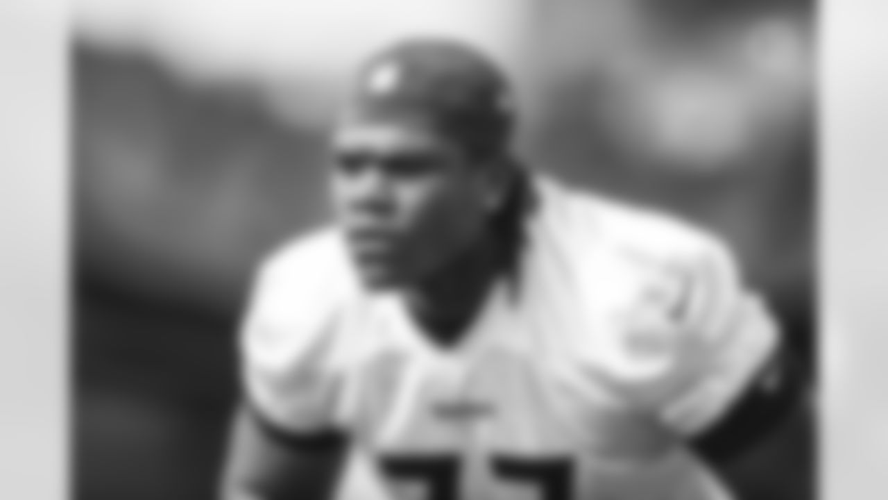 Pittsburgh Steelers offensive tackle Broderick Jones (77) participates in the Organized Team Activities (OTAs), Tuesday May 23, 2023 at the UPMC Rooney Sports Complex. (Abigail Dean / Pittsburgh Steelers)