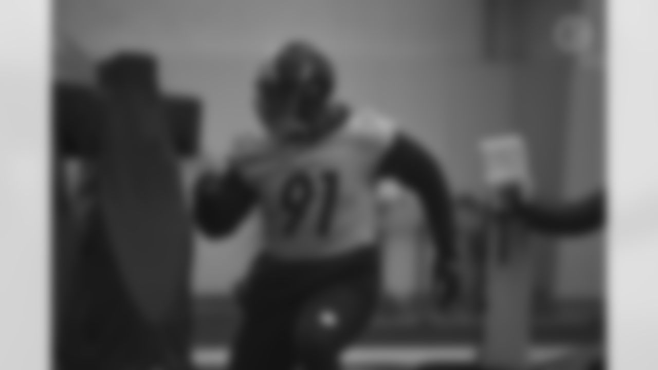 Pittsburgh Steelers defensive end Stephon Tuitt (91) practices at the UPMC Rooney Sports Complex preparing for a Week 15 matchup against the Cincinnati Bengals, Thursday, Dec. 17, 2020 in Pittsburgh, PA. (Caitlyn Epes / Pittsburgh Steelers)