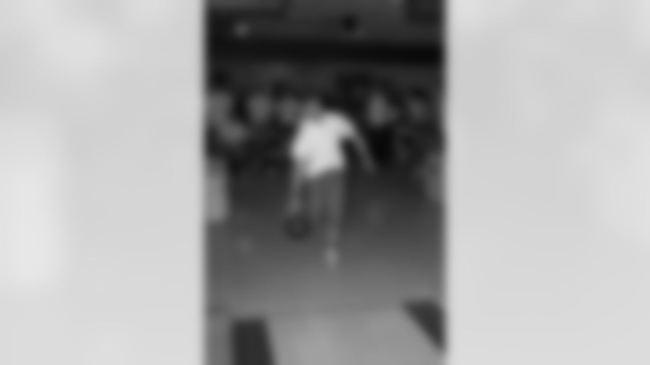 08_BigBrother_Sister_Bowl_56