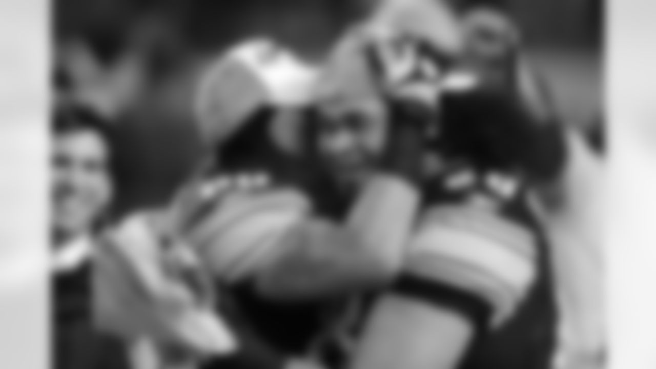 Hines Wardand Chris Kemoeatu