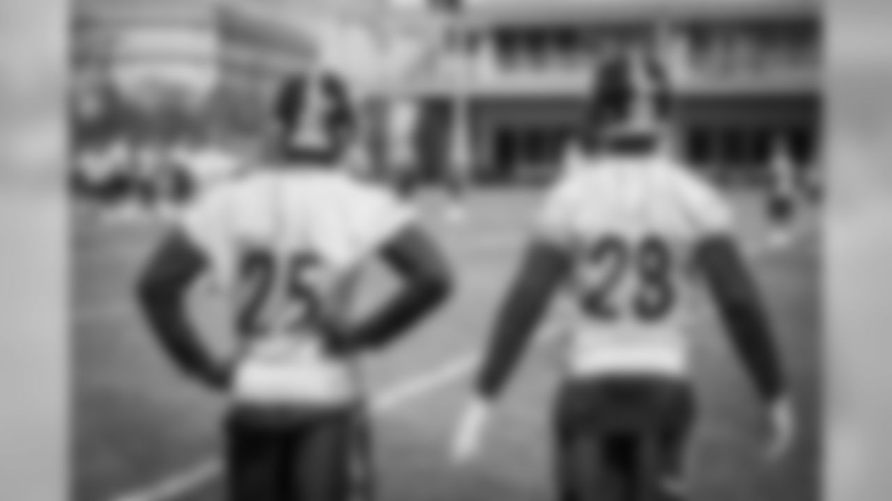 Artie Burns, Sean Davis