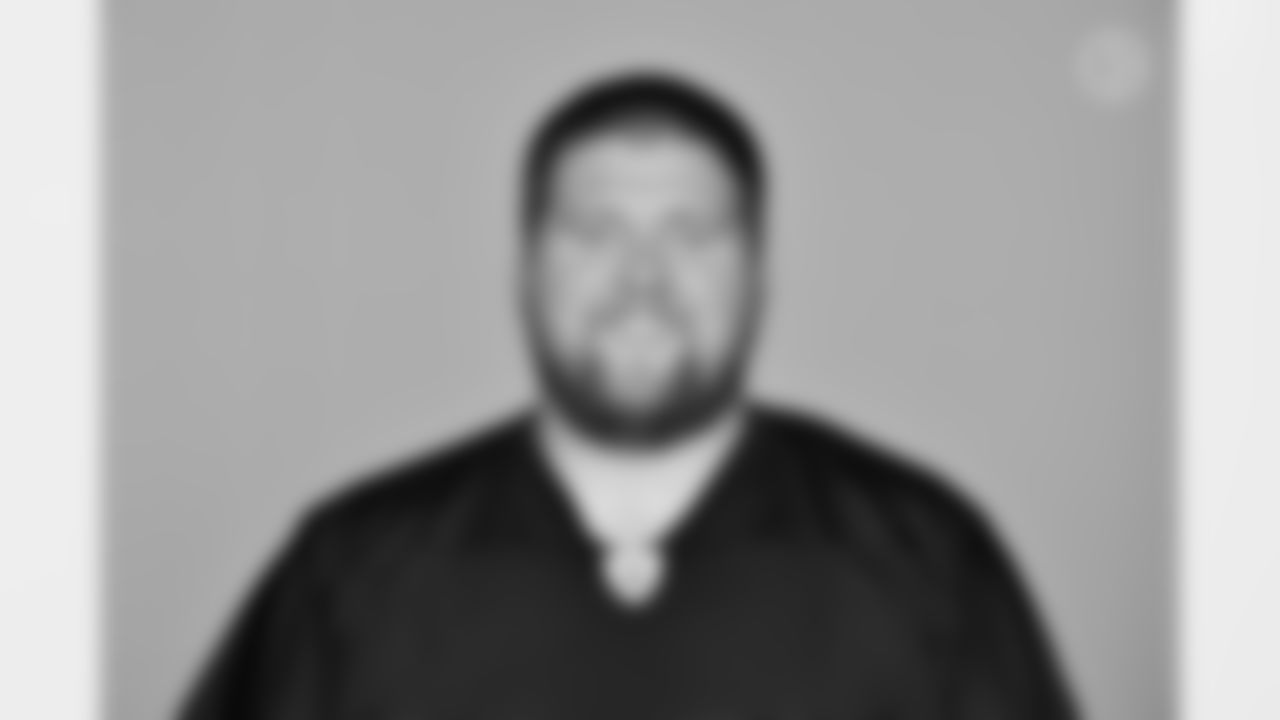 OL B.J. Finney - No. 67