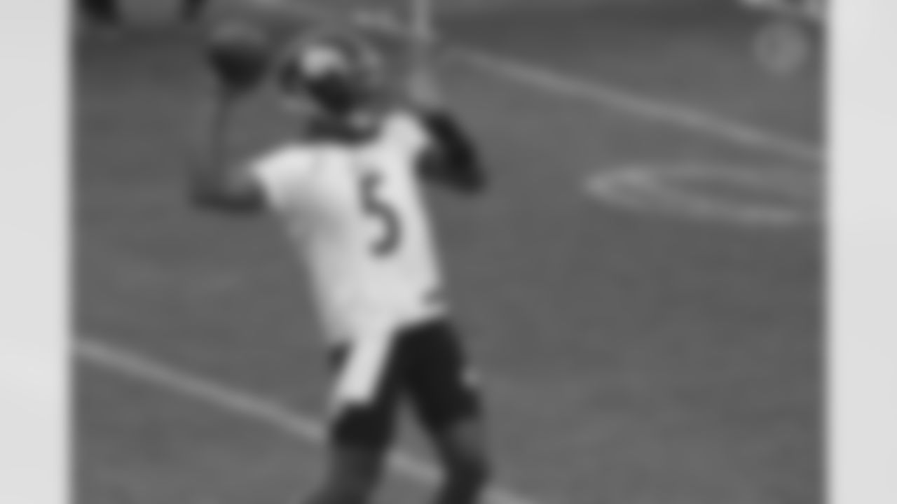 Pittsburgh Steelers quarterback Joshua Dobbs (5) practices at the UPMC Rooney Sports Complex preparing for a Week 1 matchup against the New York Giants, Friday, Sept. 11, 2020 in Pittsburgh, PA. (Caitlyn Epes / Pittsburgh Steelers)