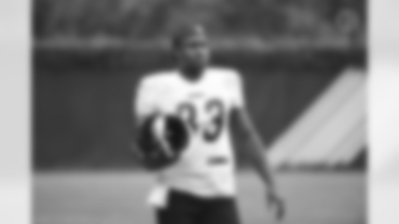 Pittsburgh Steelers running back Trey Edmunds (33) during practice at the UPMC Rooney Sports Complex preparing for a Week 2 matchup against the Las Vegas Raiders, Wednesday, Sept. 15, 2021 in Pittsburgh, PA. (Caitlyn Epes / Pittsburgh Steelers)