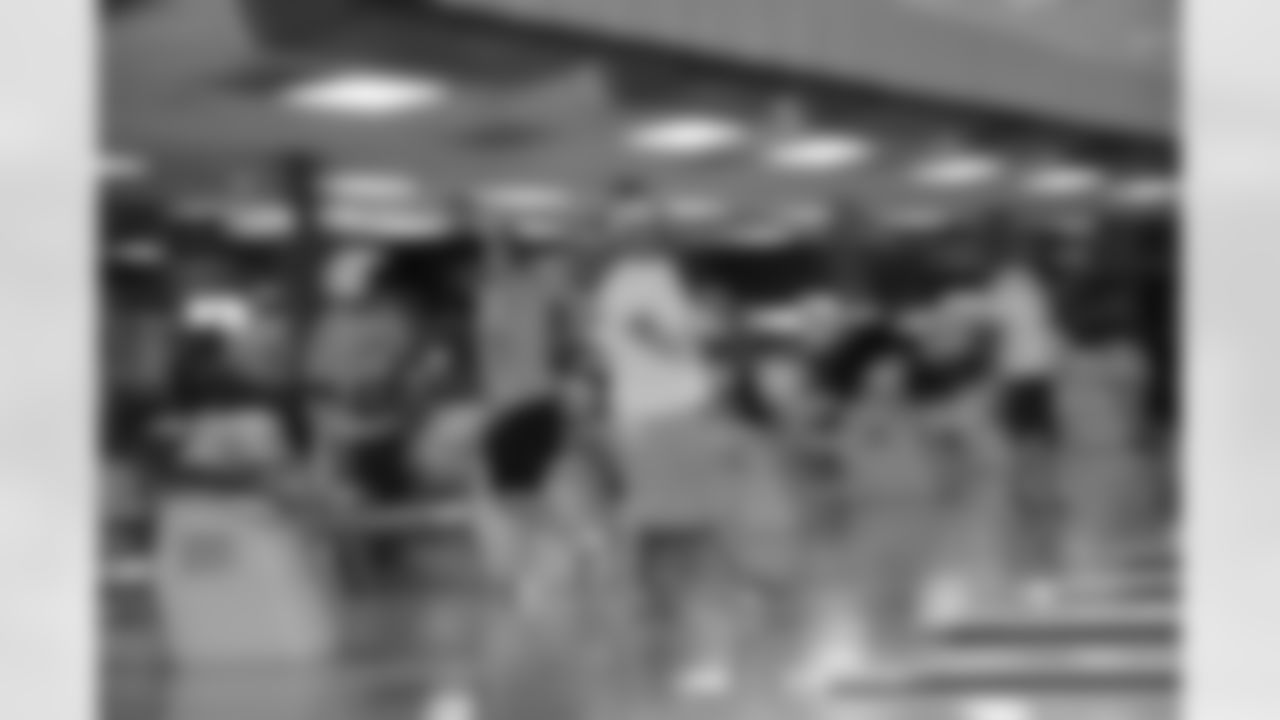 2010_steelers_team_bowling_001