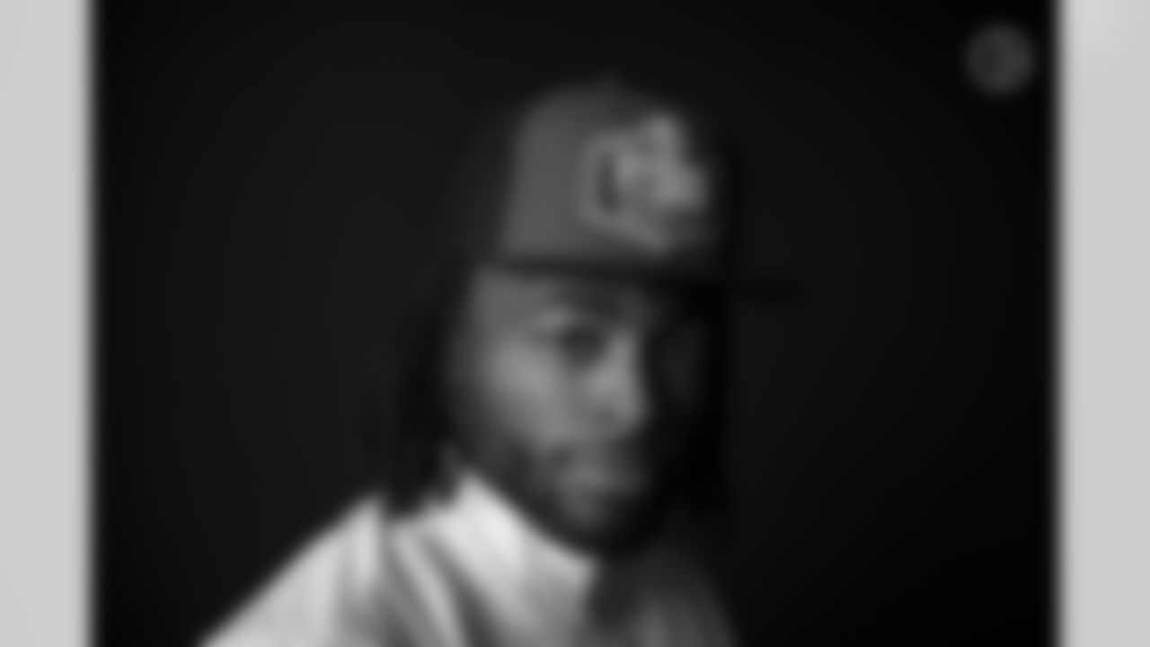Pittsburgh Steelers running back Najee Harris (22) poses for a photo after being selected in the first round of the NFL Draft, Friday, April 30, 2021 in Pittsburgh, PA. (Karl Roser / Pittsburgh Steelers)