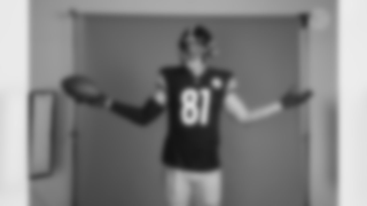 Pittsburgh Steelers tight end Zach Gentry (81) poses for a photo during the Steelers 2021 media day, Saturday, July 24, 2021 in Pittsburgh, PA. (Caitlyn Epes / Pittsburgh Steelers)