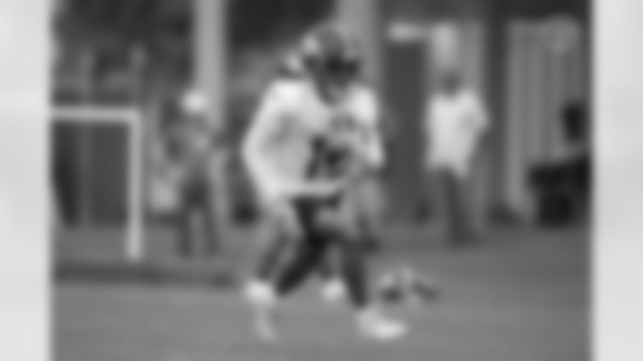 Pittsburgh Steelers wide receiver Calvin Austin III (19) participates in the Organized Team Activities (OTAs), Thursday June 2, 2022 at the UPMC Rooney Sports Complex. (Karl Roser / Pittsburgh Steelers)