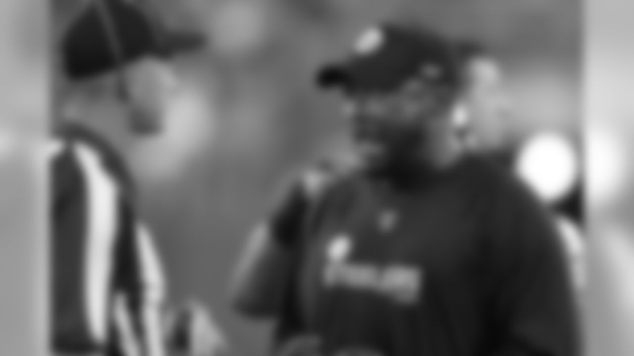 Pittsburgh Steelers head coach Mike Tomlin reacts while talking to officials during the fourth quarter of a preseason NFL football game against the New York Giants at New Meadowlands Stadium in East Rutherford, N.J., Saturday, Aug. 21, 2010. (AP Photo/Peter Morgan)