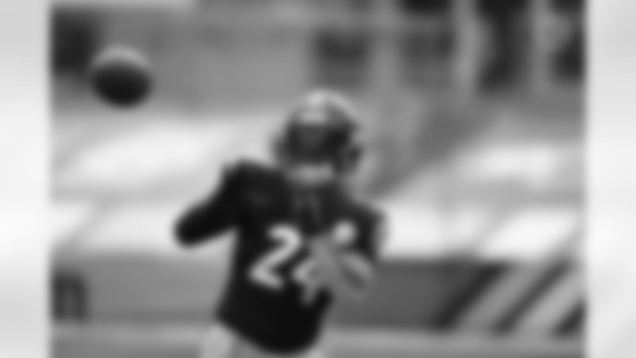 Pittsburgh Steelers running back Benny Snell Jr. (24) during a regular season game between the Pittsburgh Steelers and the Houston Texans, Sunday, Sept. 27, 2020 in Pittsburgh, PA. (Karl Roser / Pittsburgh Steelers