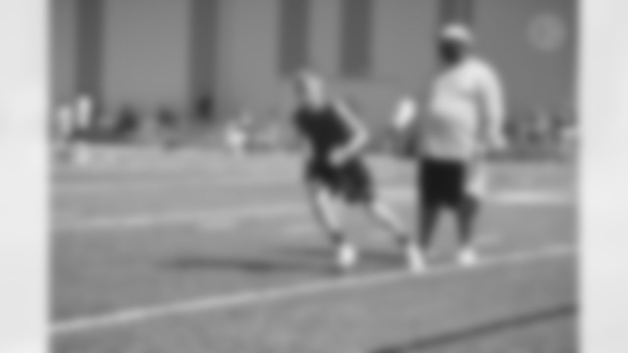 The Steelers host a 2021 Youth Football Camp at Highlands Sports Complex Monday, June 28, 2021 in Triadelphia, WV. (Caitlyn Epes / Pittsburgh Steelers)