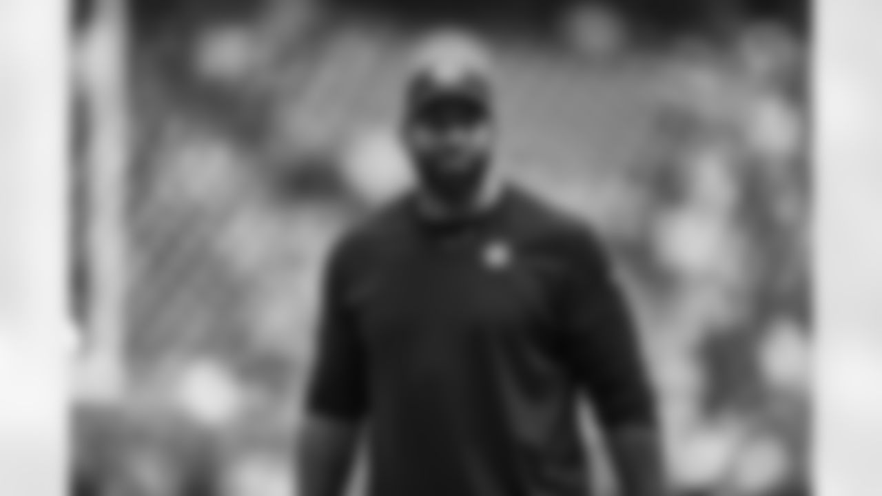 Pittsburgh Steelers inside linebacker coach Aaron Curry prior to a regular season game between the Pittsburgh Steelers and the Houston Texans, Sunday, Oct. 1, 2023 in Houston, TX. (Karl Roser / Pittsburgh Steelers)