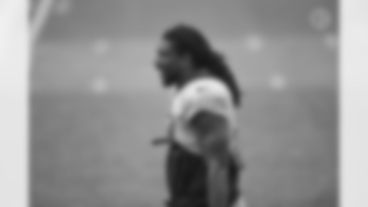 Pittsburgh Steelers linebacker Bud Dupree (48) trains at Heinz Field during the Steelers 2020 Training Camp, Monday, Aug. 31, 2020 in Pittsburgh, PA. (Caitlyn Epes / Pittsburgh Steelers)