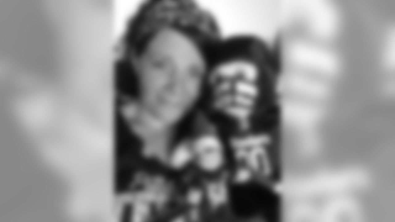 snuselfie_Cash_Mary_Nov302019912PM__82120680_6B176BD2FE614324AEC9DA7C0B2F0B7E